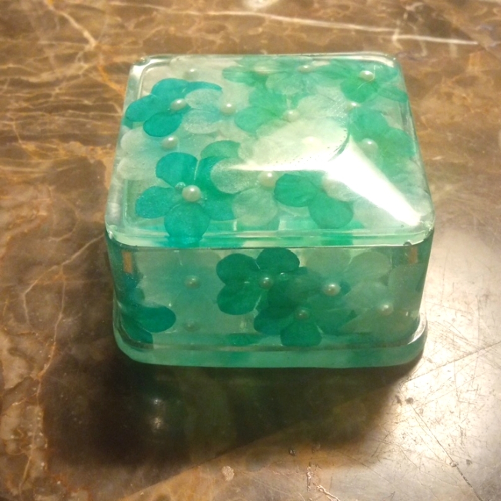 Square Resin Flower Jar